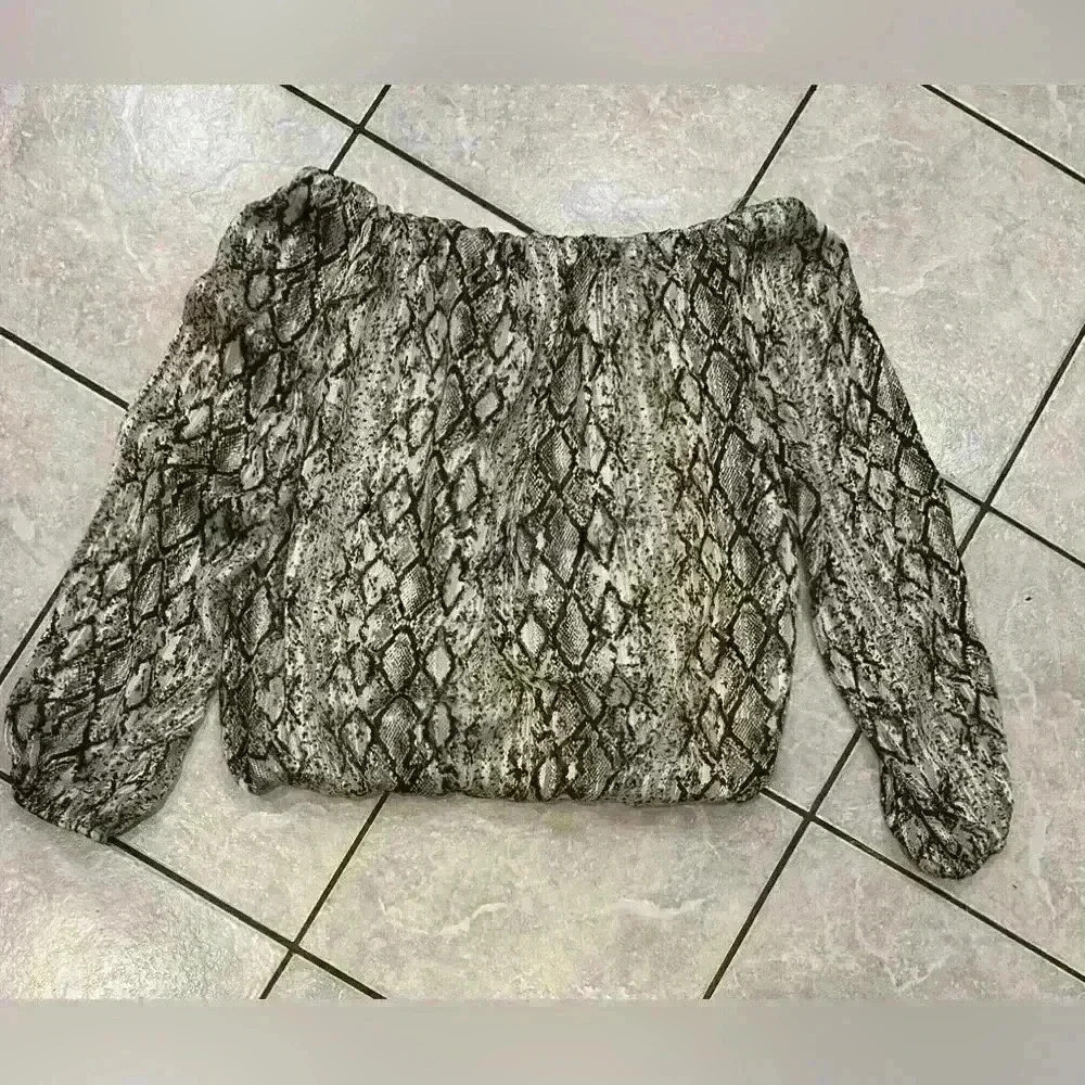 Do+Be Off the Shoulder Animal Print Sheer Sleeves Blouse Size Small